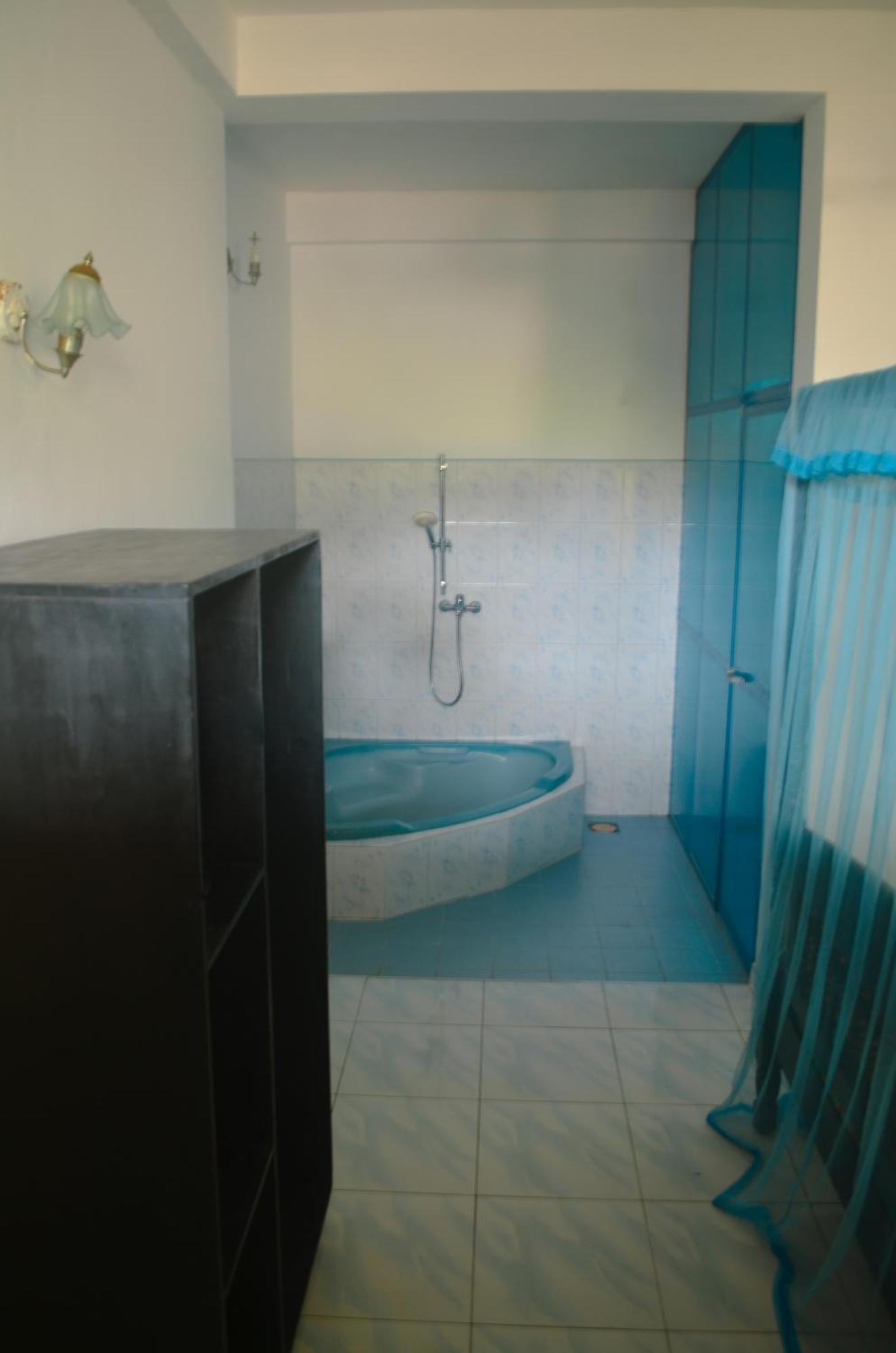 Glow Accommadation Тангале Екстериор снимка