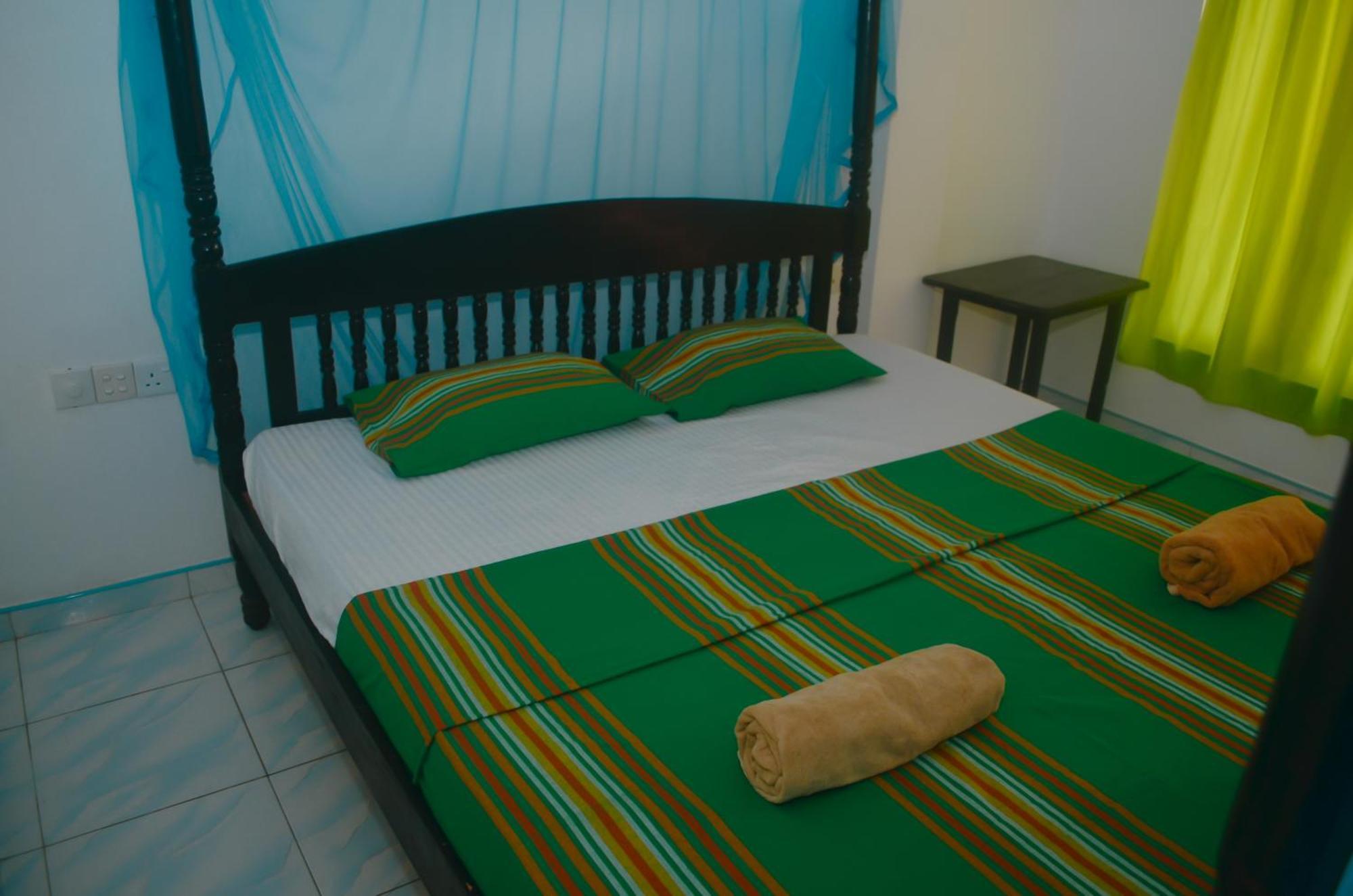 Glow Accommadation Тангале Екстериор снимка